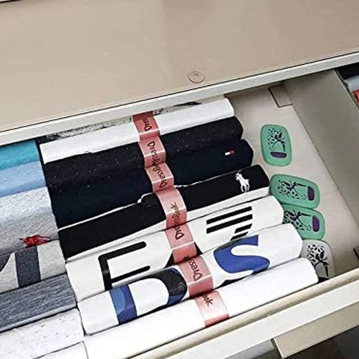 4026 DressBook T Shirt Folder Soft Bendable Folding Board Clothes Folder Storage Organizer ( 5 pcs )