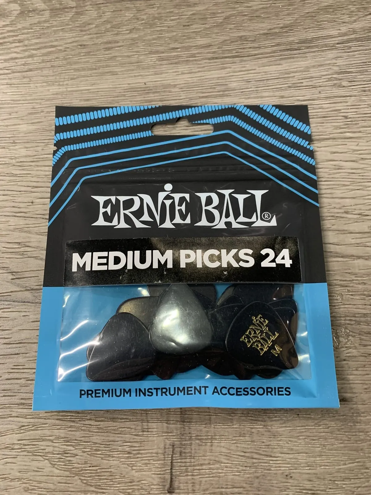 Ernie Ball 9172 Medium Assorted Color Picks 24ct