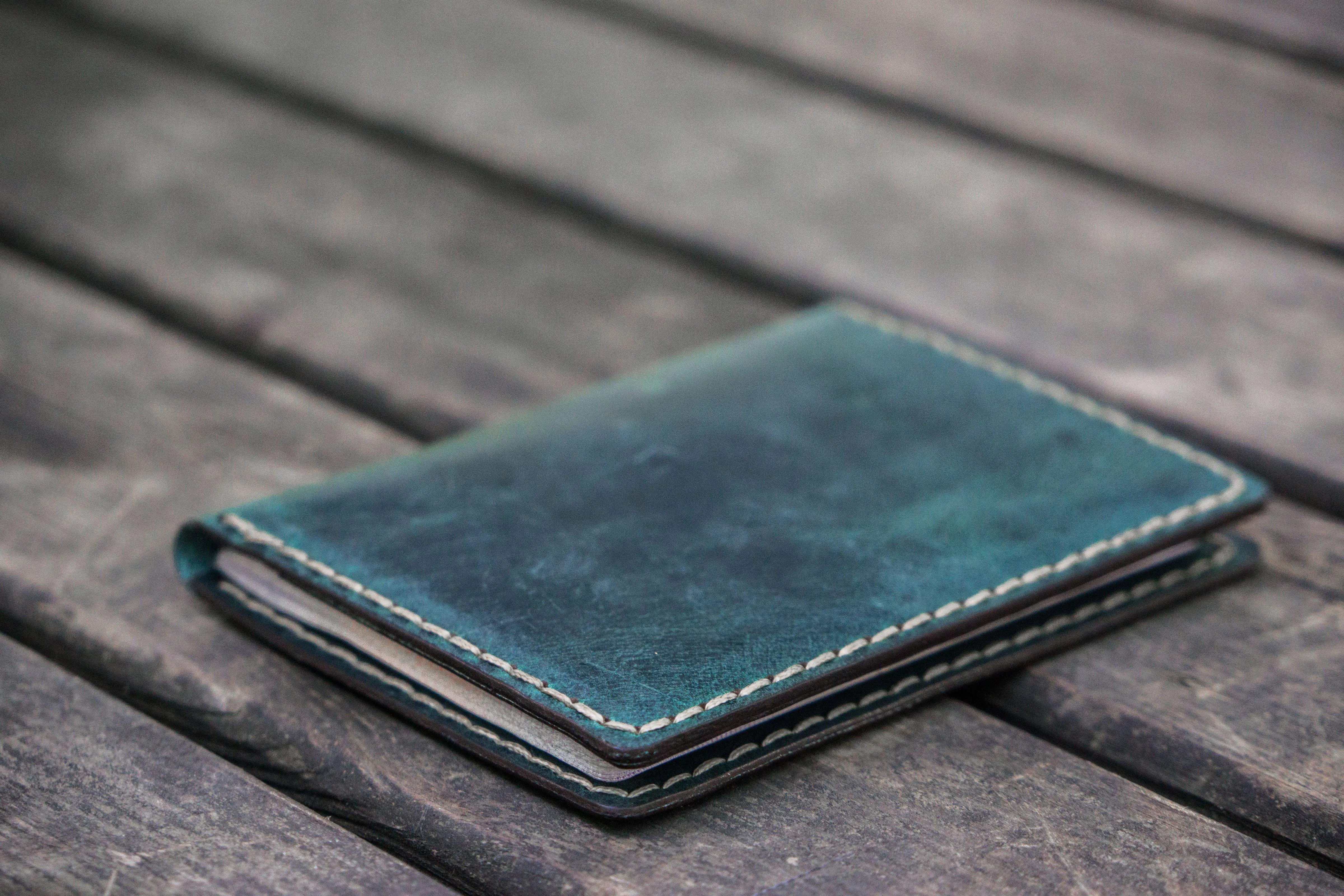 No.06 Leather Passport Holder - Crazy Horse Forest Green