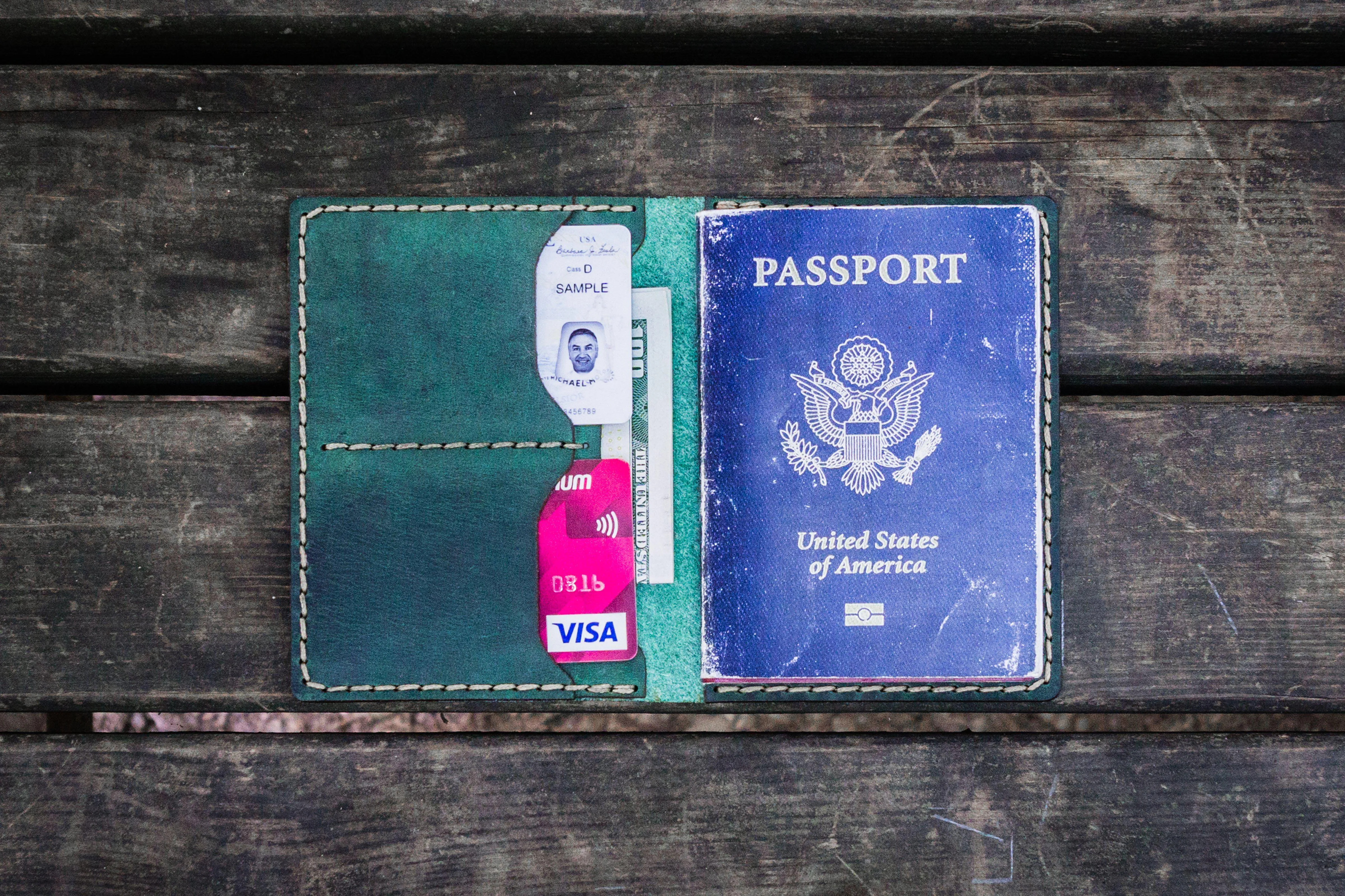 No.06 Leather Passport Holder - Crazy Horse Forest Green