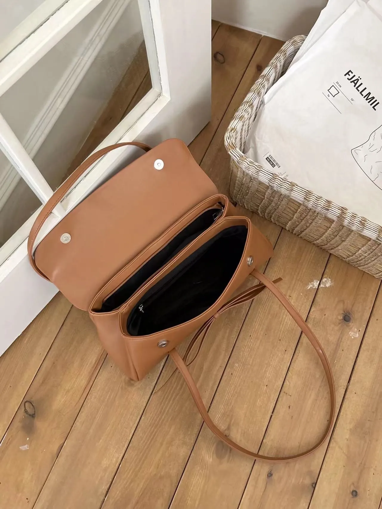 The Bow Flap Shoulder Bag