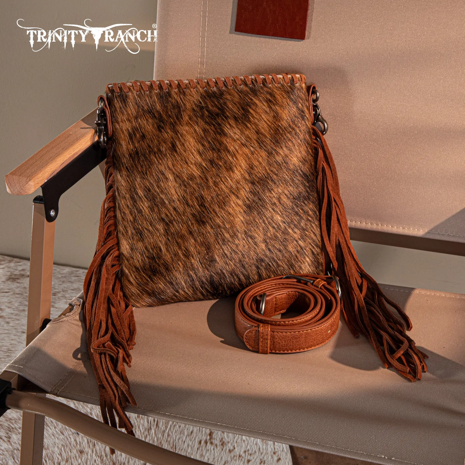 TR162G-2001   Trinity Ranch Hair-On Cowhide Fringe Concealed Carry Crossbody Bag - Brown