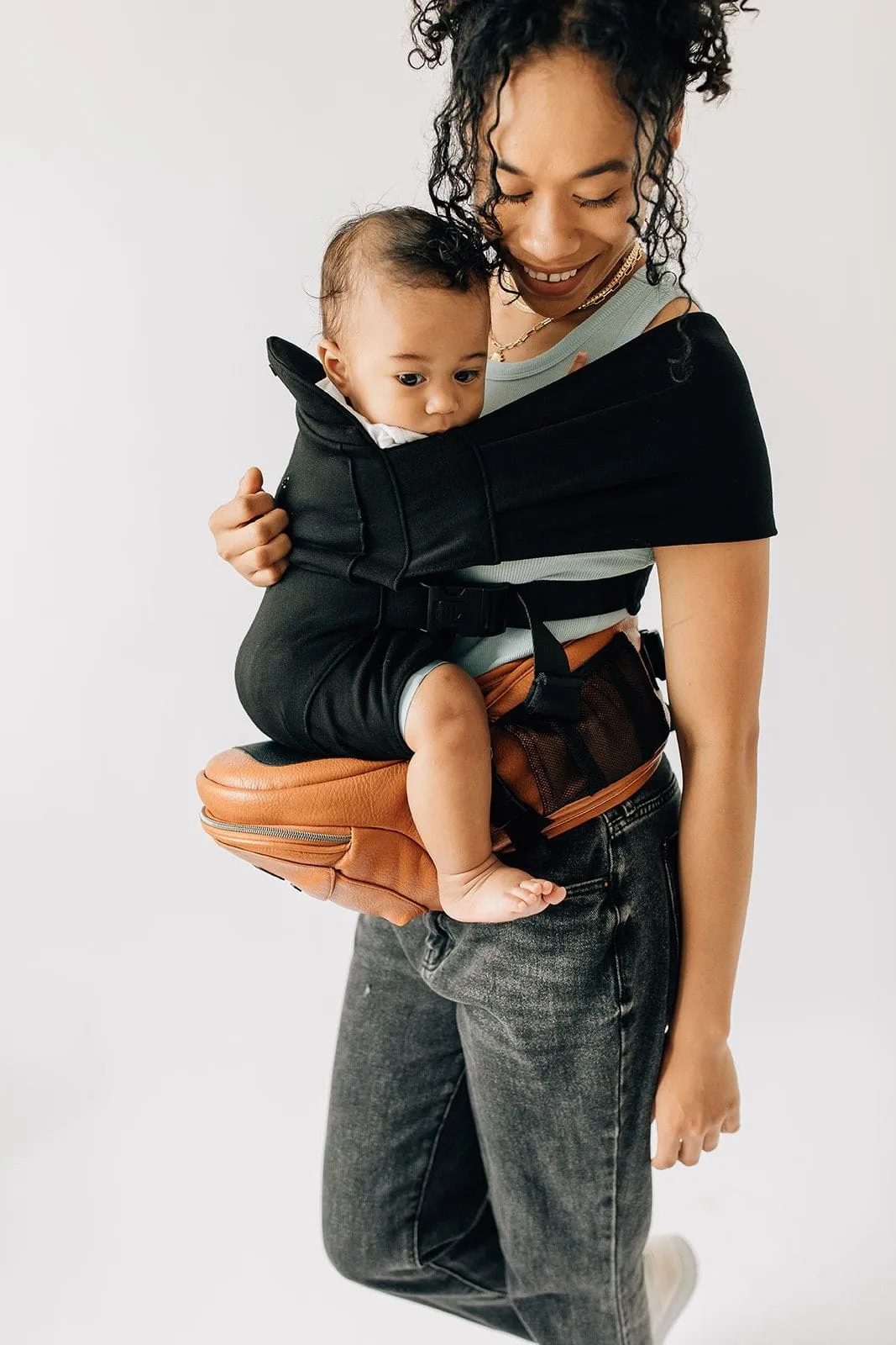 Tushbaby Carrier- Cognac